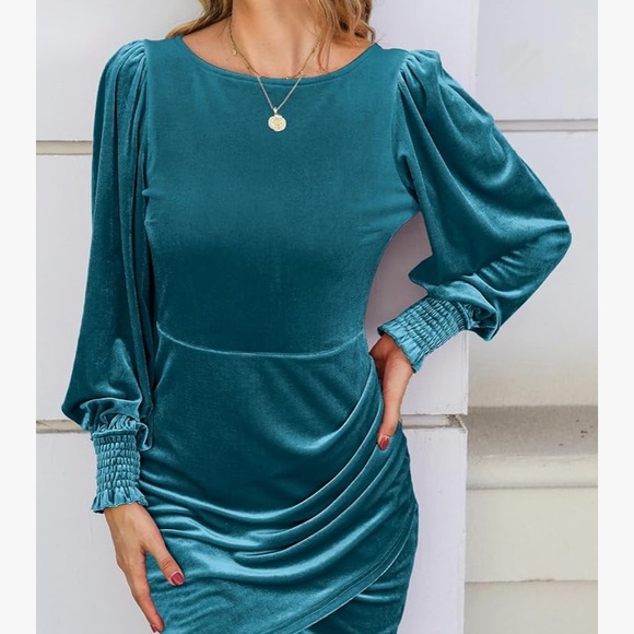 Elegant Teal Long Sleeve Velvet Dress - Picture 2 of 4